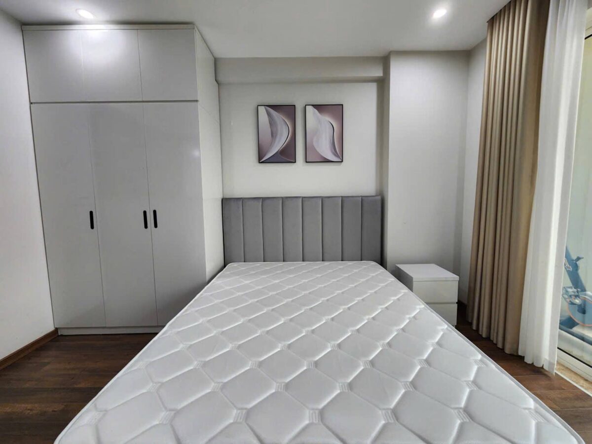 Modern 3BHK apartment at Ciputra for rent (11)