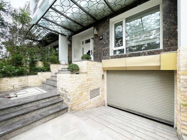 Neo-classical 4BHK villa in Ciputra for rent (1)