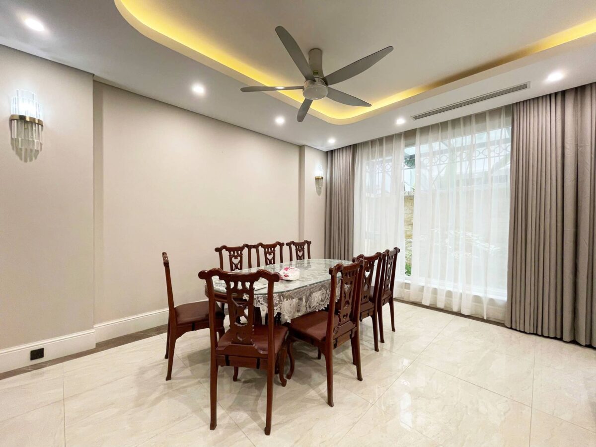 Neo-classical 4BHK villa in Ciputra for rent (12)