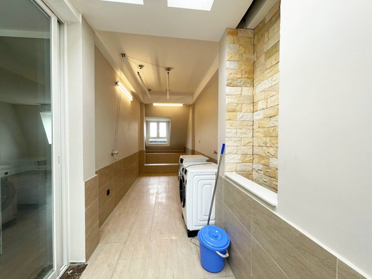 Neo-classical 4BHK villa in Ciputra for rent (41)