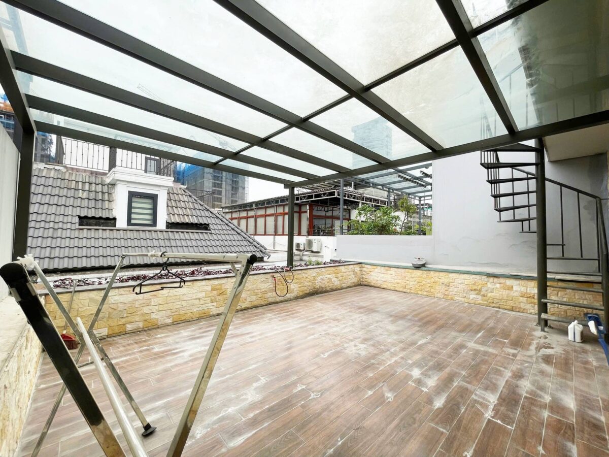 Neo-classical 4BHK villa in Ciputra for rent (42)