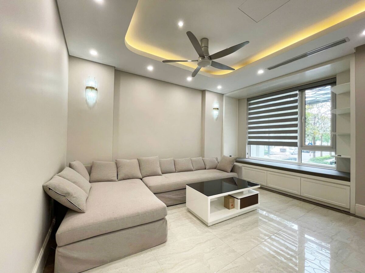 Neo-classical 4BHK villa in Ciputra for rent (9)