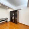 Cheap 3-bedroom 154-SQM apartment at E4 Ciputra for rent (16)