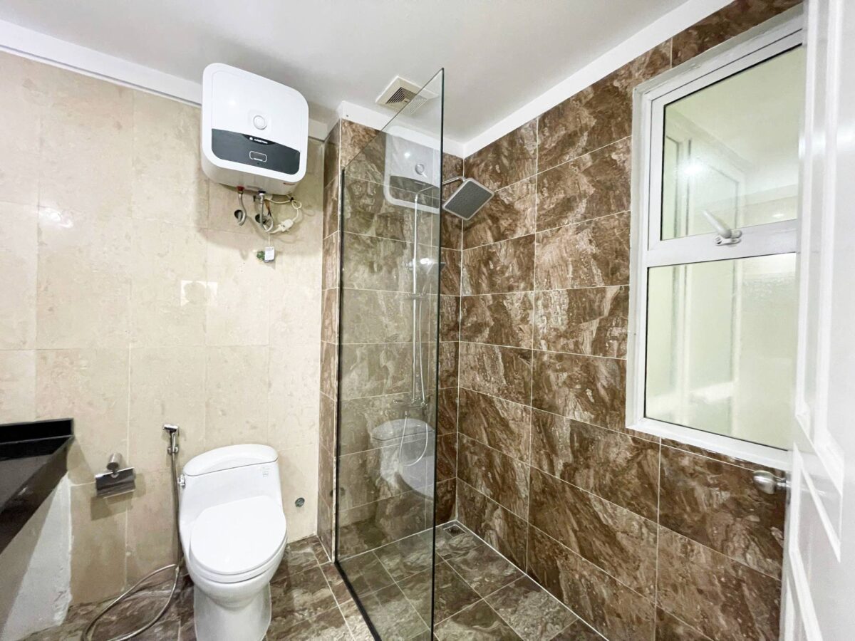 Cheap 4-bedroom 182-SQM apartment at Ciputra for rent at only 1200 USD (10)