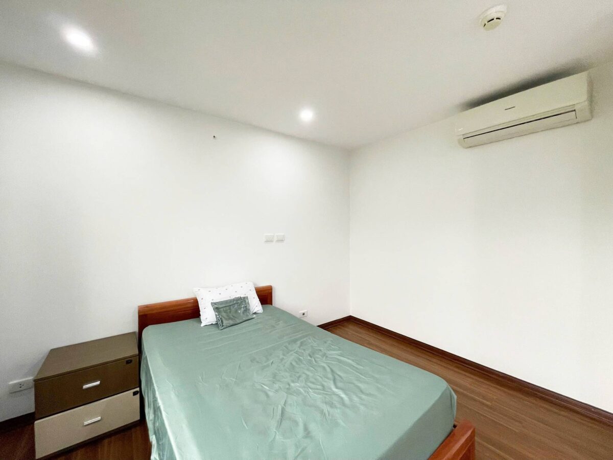 Cheap 4-bedroom 182-SQM apartment at Ciputra for rent at only 1200 USD (16)