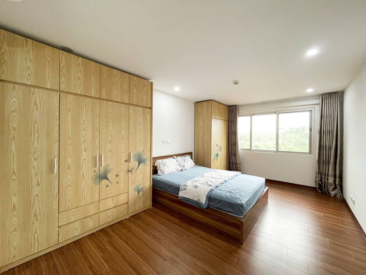 Cheap 4-bedroom 182-SQM apartment at Ciputra for rent at only 1200 USD (7)