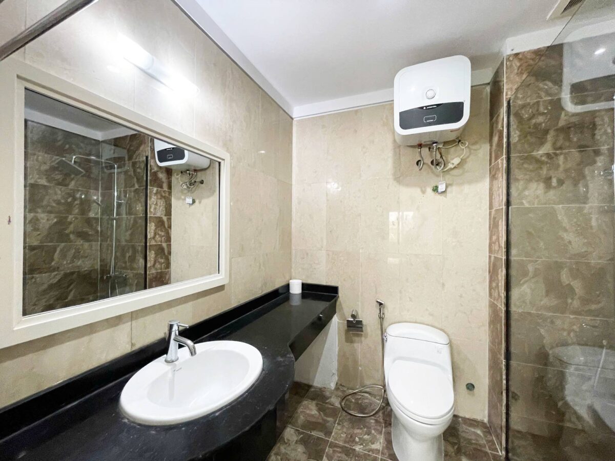 Cheap 4-bedroom 182-SQM apartment at Ciputra for rent at only 1200 USD (9)