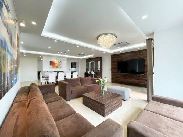 Upscale 4-bedroom apartment at The Link Ciputra for rent (1)