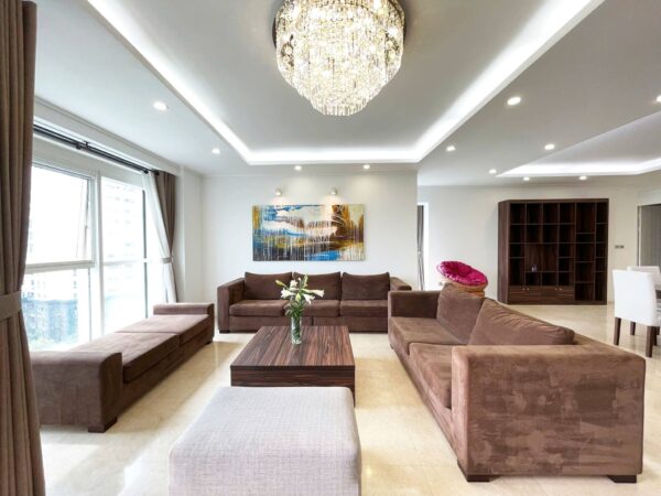 Upscale 4-bedroom apartment at The Link Ciputra for rent (2)
