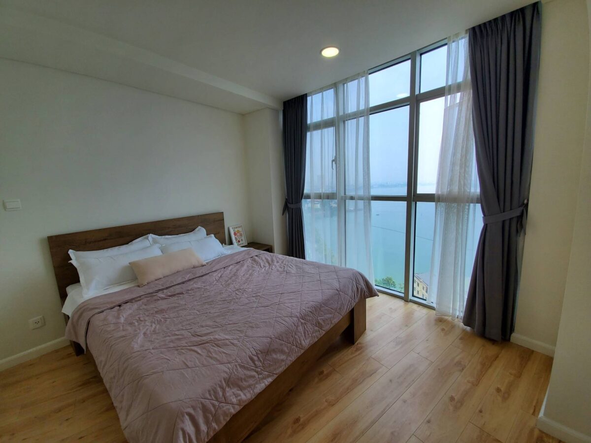 Beautiful lake-view 3BRs apartment for rent at Watermark Tay Ho (4)
