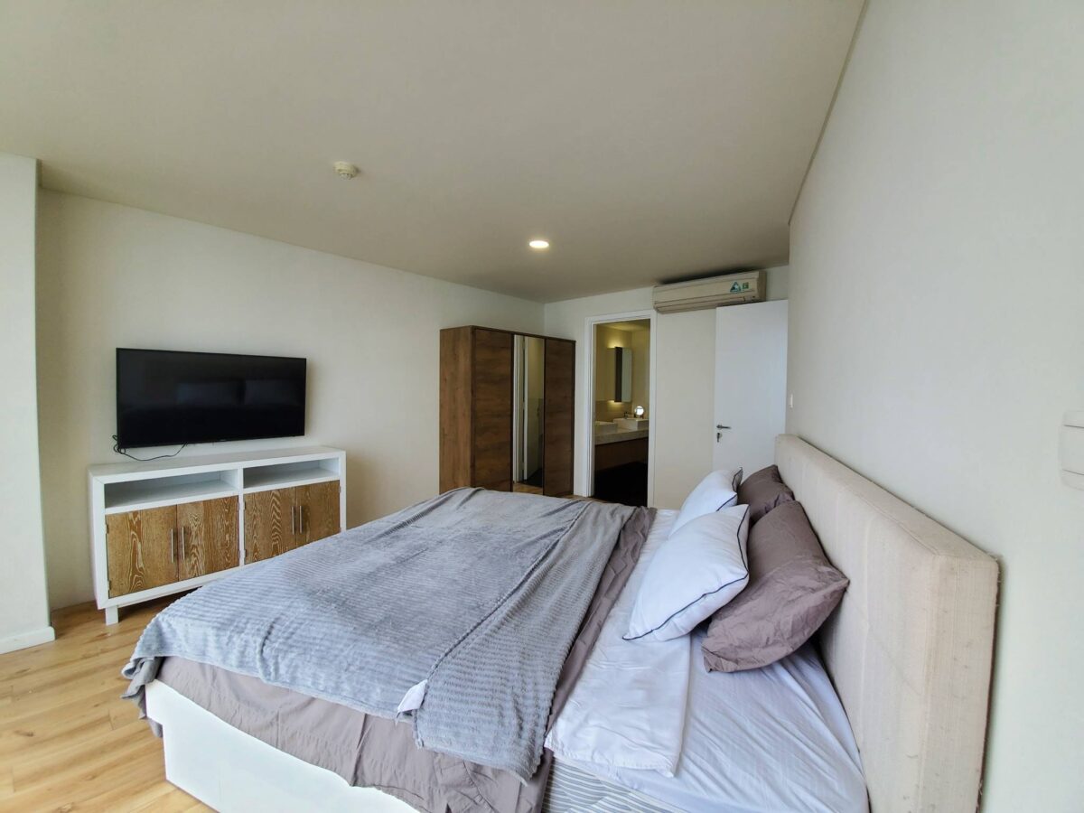 Beautiful lake-view 3BRs apartment for rent at Watermark Tay Ho (6)