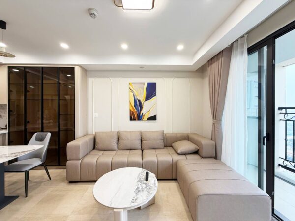 Brand-new & Elegant 2-bedroom apartment for rent at D' Le Roi Soleil (1)