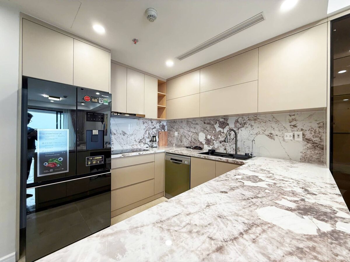 Brand-new & Elegant 2-bedroom apartment for rent at D' Le Roi Soleil (7)