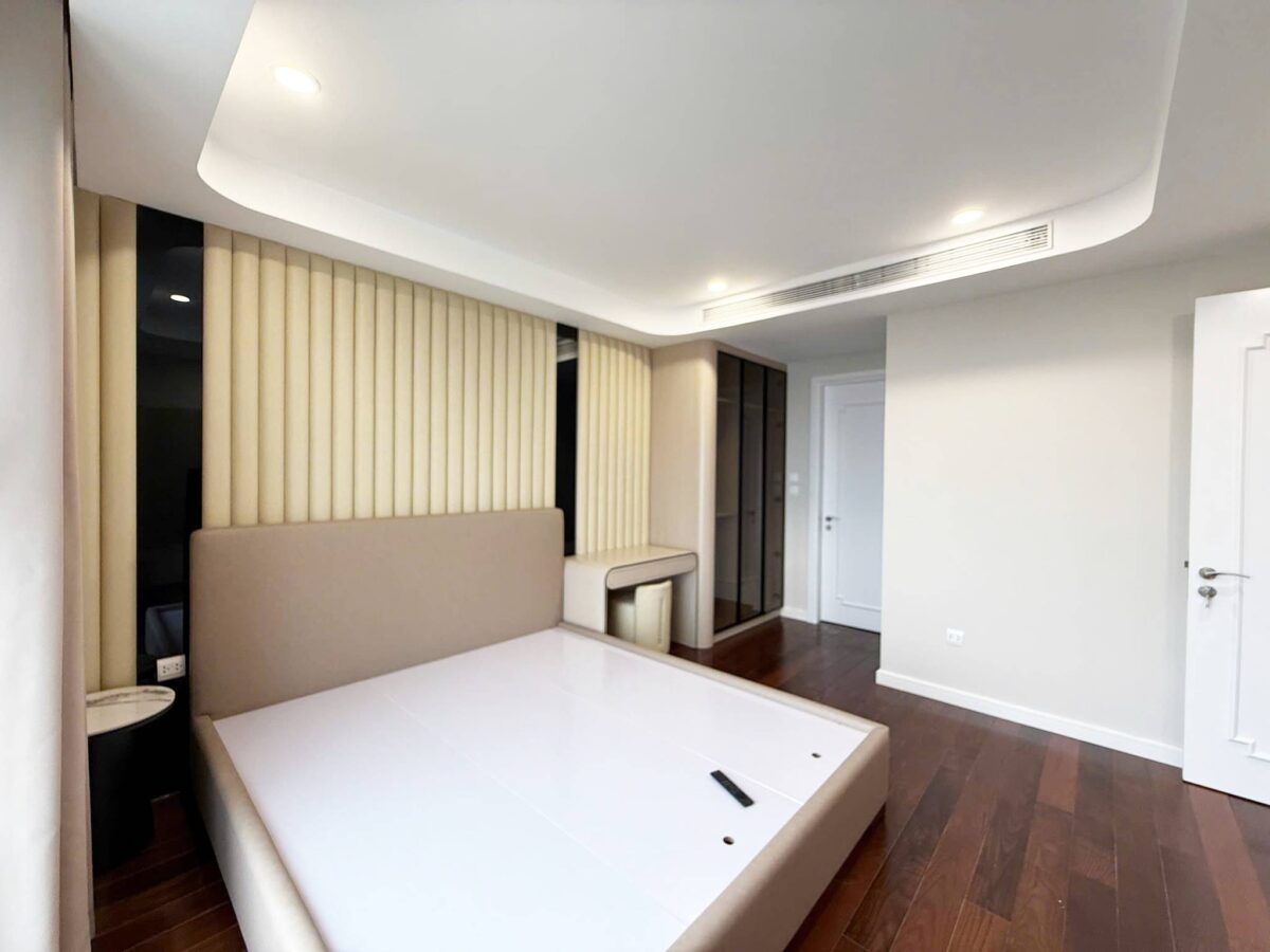 Brand-new & Elegant 2-bedroom apartment for rent at D' Le Roi Soleil (9)