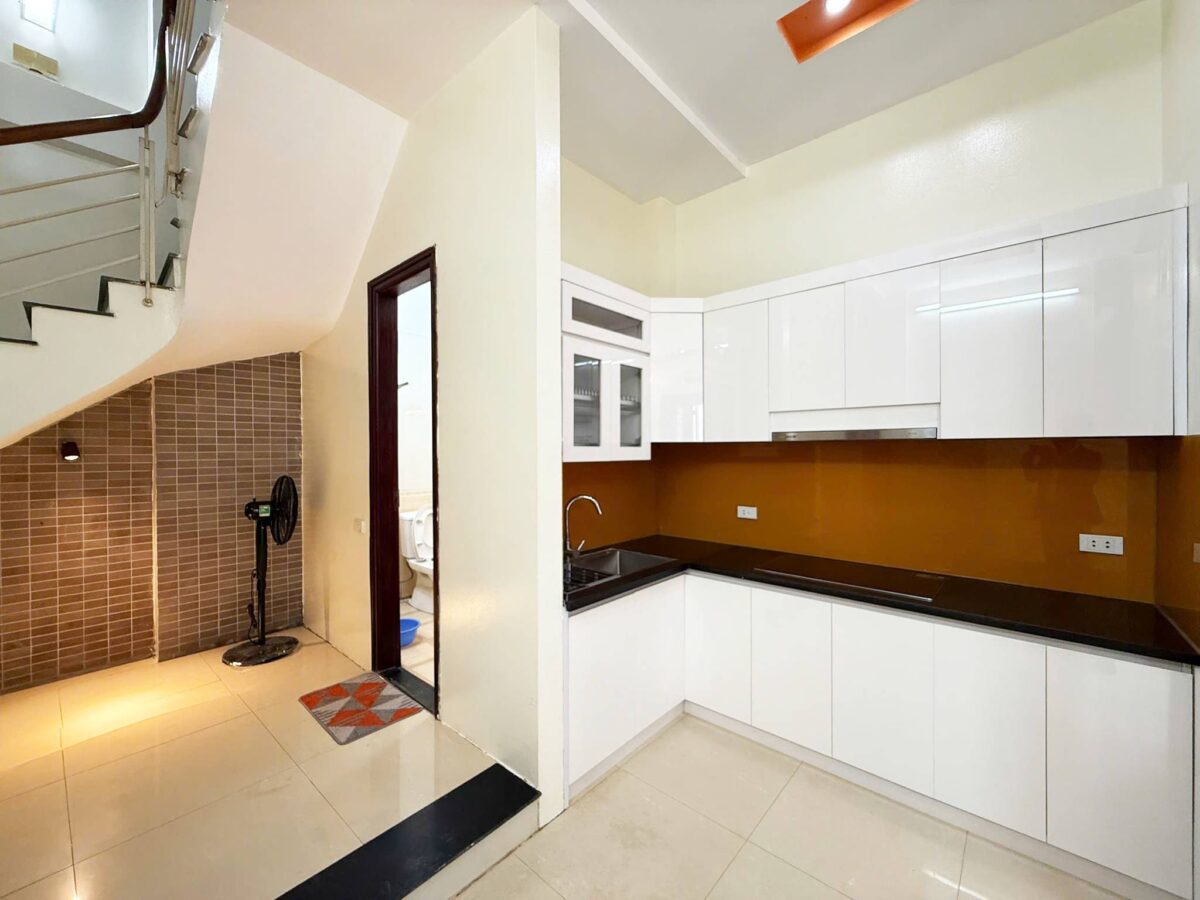 Cheap 2-bedroom house for rent at Phu Thuong, Tay Ho, Hanoi (4)