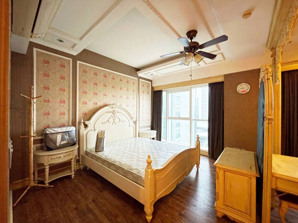 Classic-style 2-bedroom 154-SQM apartment for rent at The Link Ciputra (12)