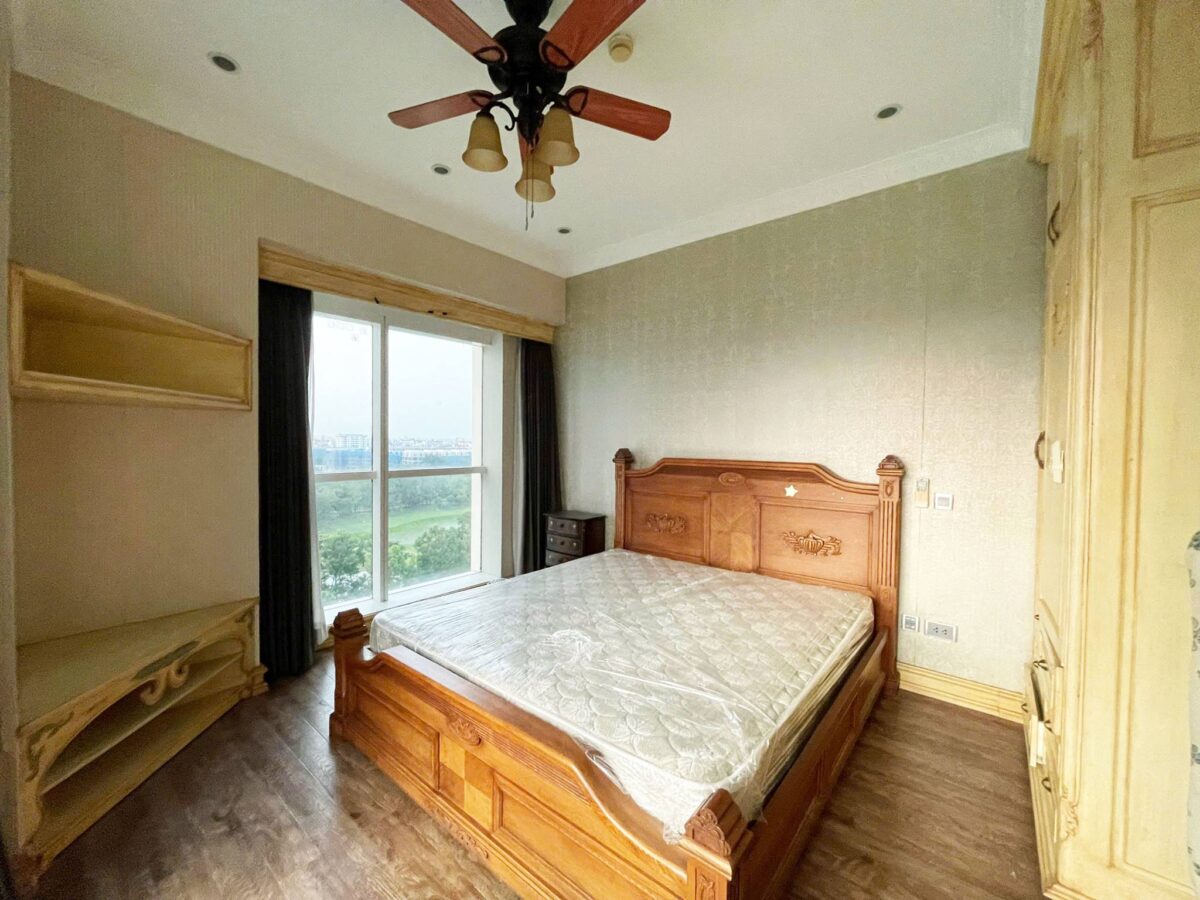 Classic-style 2-bedroom 154-SQM apartment for rent at The Link Ciputra (18)
