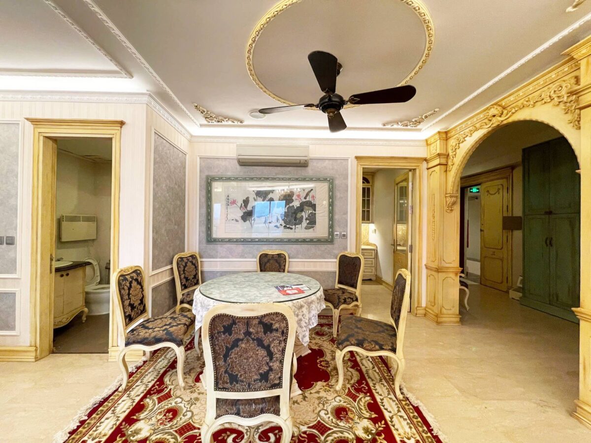 Classic-style 2-bedroom 154-SQM apartment for rent at The Link Ciputra (7)