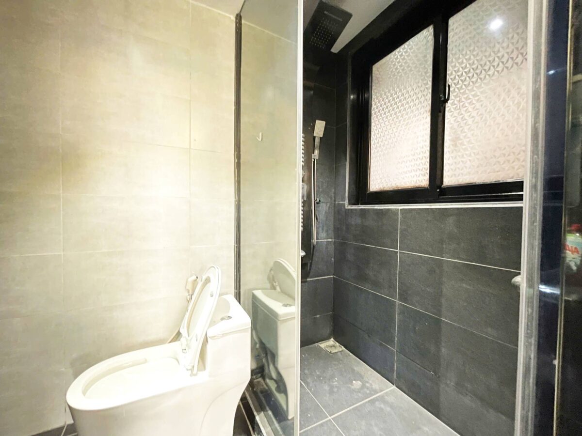 Contemporary 2-bedroom apartment at E5 Ciputra for rent (13)