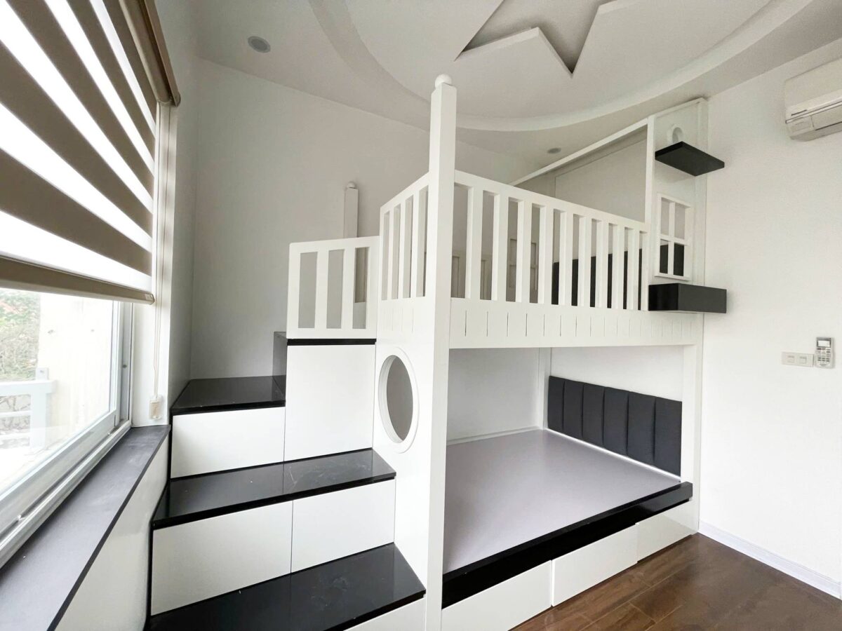 Contemporary 2-bedroom apartment at E5 Ciputra for rent (15)