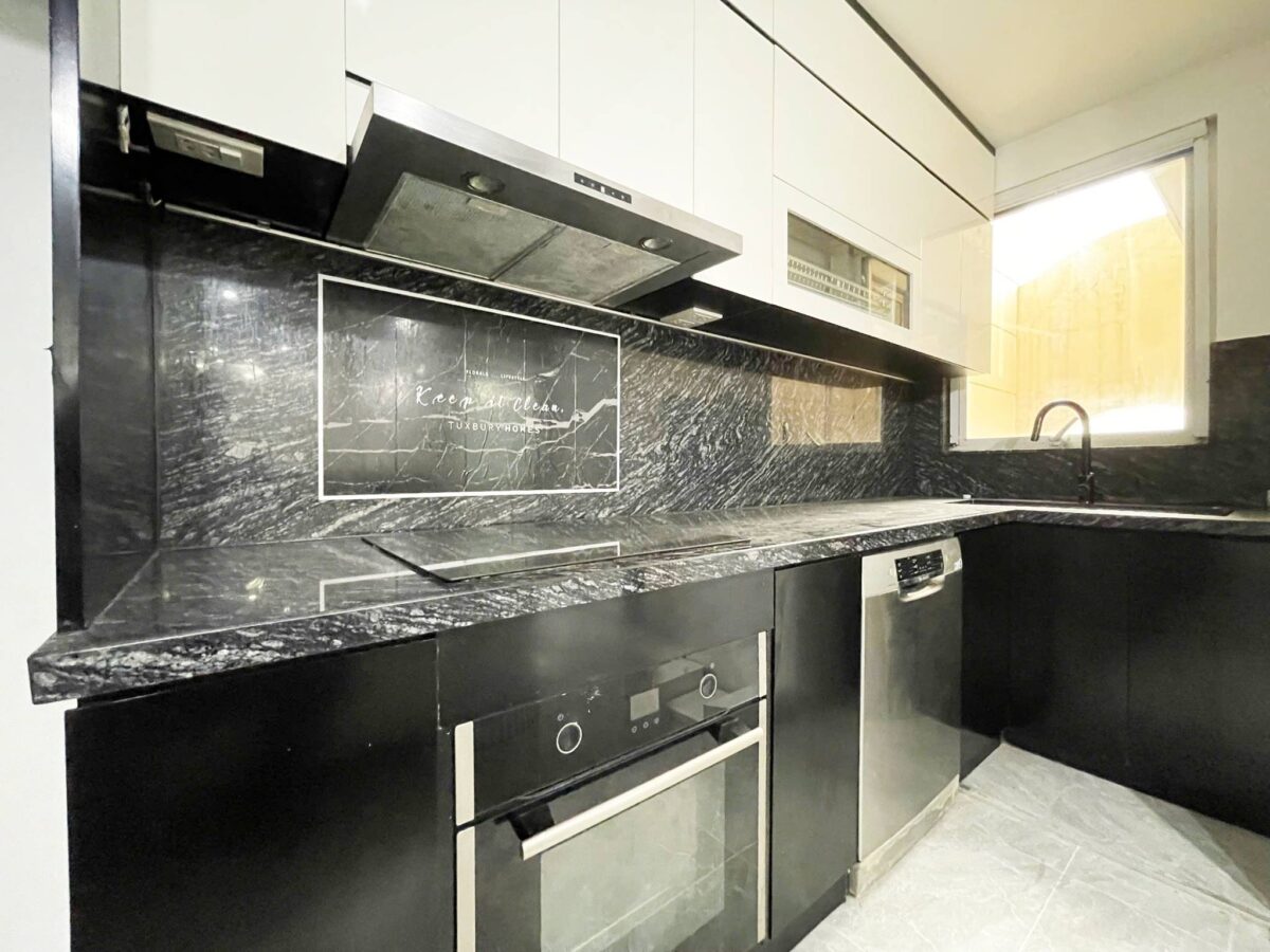 Contemporary 2-bedroom apartment at E5 Ciputra for rent (7)