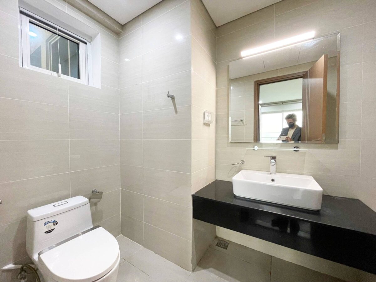 Fully furnished 3-bedroom apartment for rent at The Link Ciputra (10)