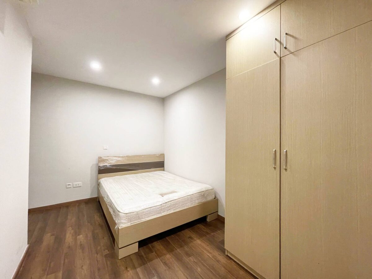 Fully furnished 3-bedroom apartment for rent at The Link Ciputra (12)