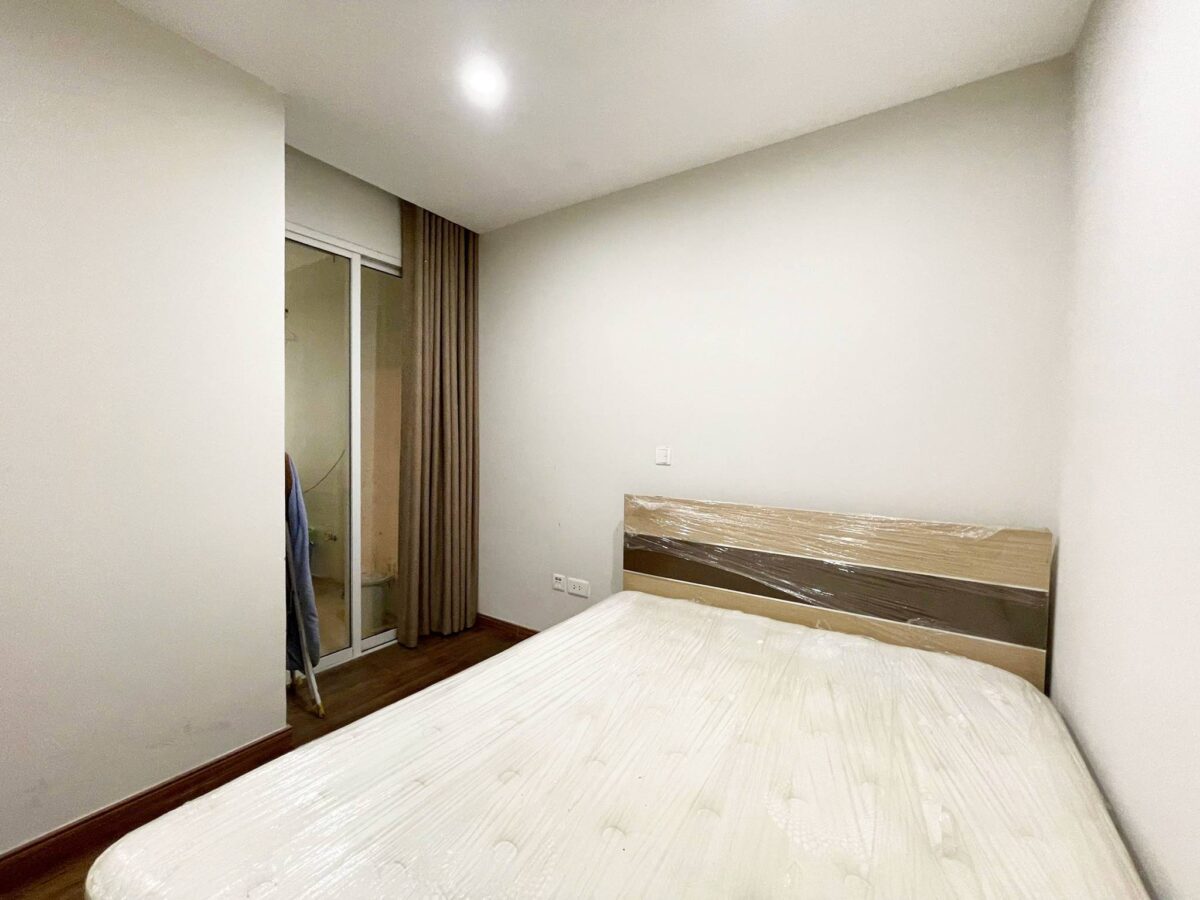 Fully furnished 3-bedroom apartment for rent at The Link Ciputra (13)