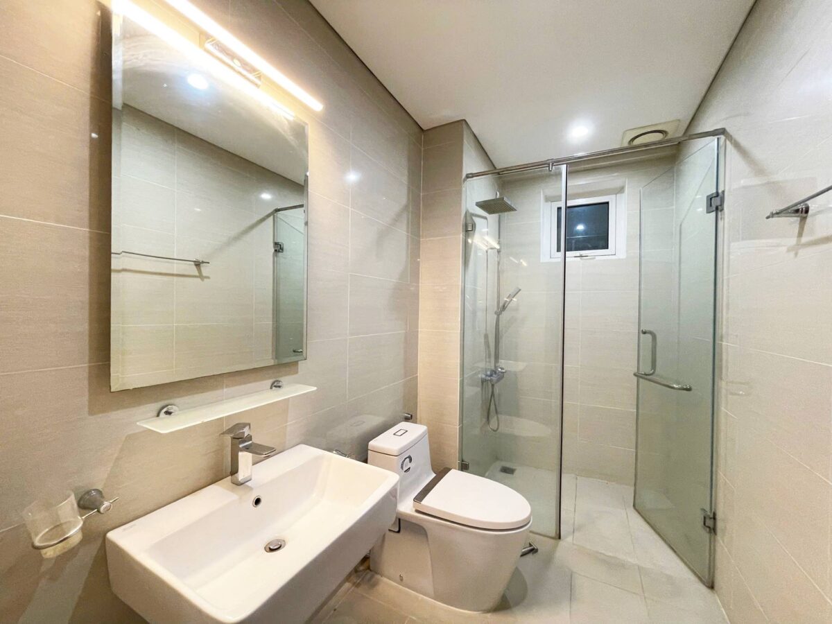 Fully furnished 3-bedroom apartment for rent at The Link Ciputra (14)