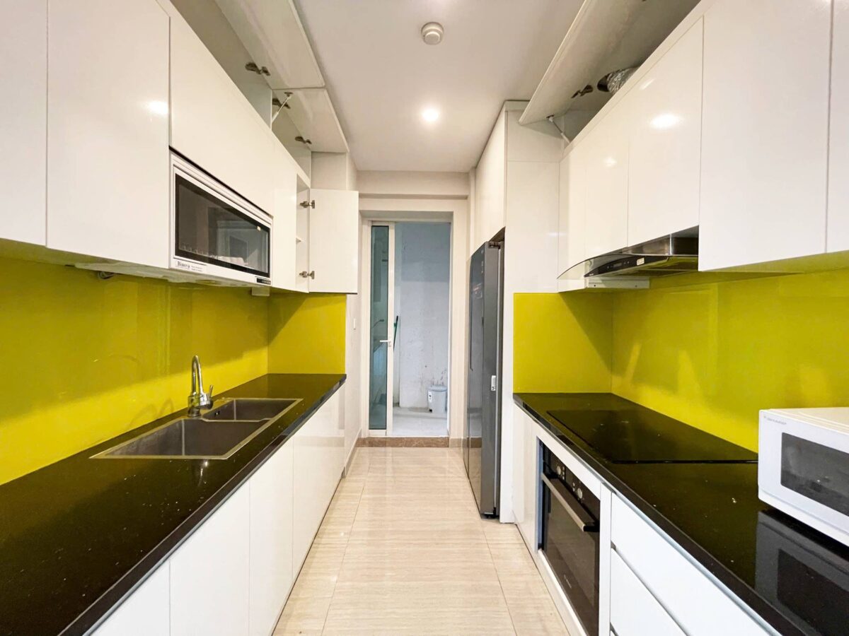 Fully furnished 3-bedroom apartment for rent at The Link Ciputra (6)