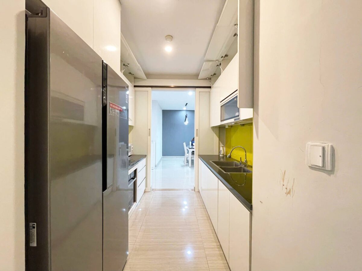 Fully furnished 3-bedroom apartment for rent at The Link Ciputra (7)