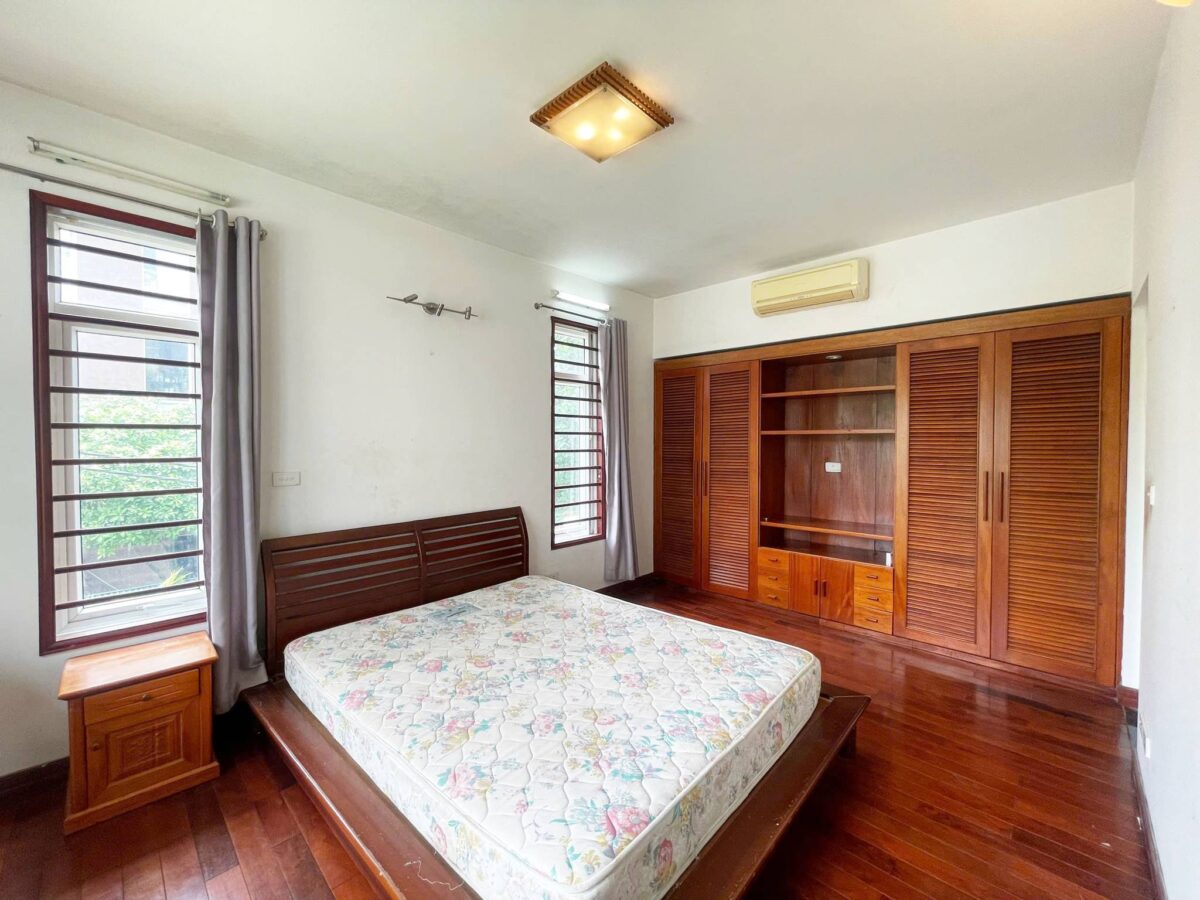 Fully furnished 3BRs house for rent on Dang Thai Mai Street, Tay Ho Westlake (11)