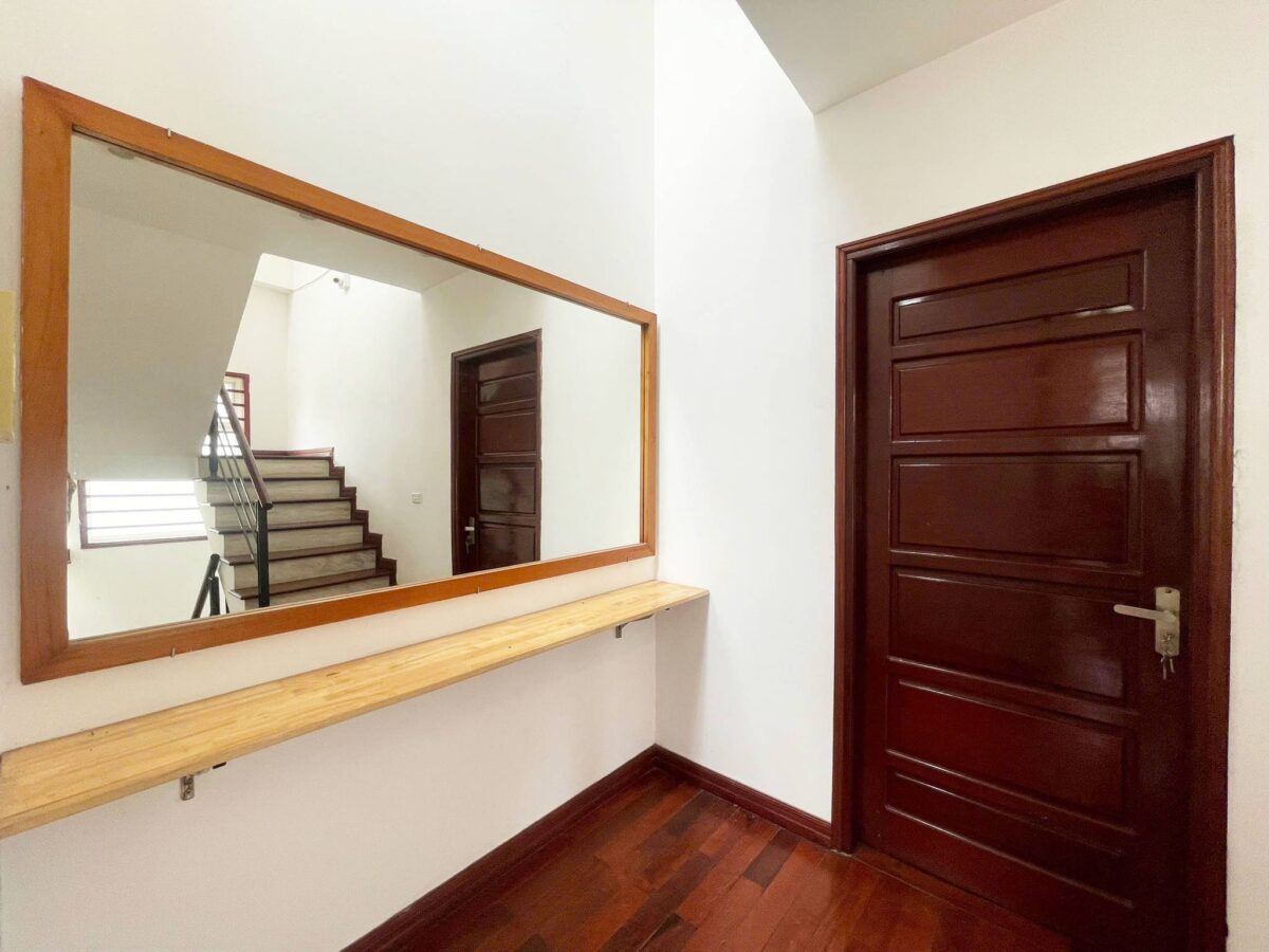 Fully furnished 3BRs house for rent on Dang Thai Mai Street, Tay Ho Westlake (17)