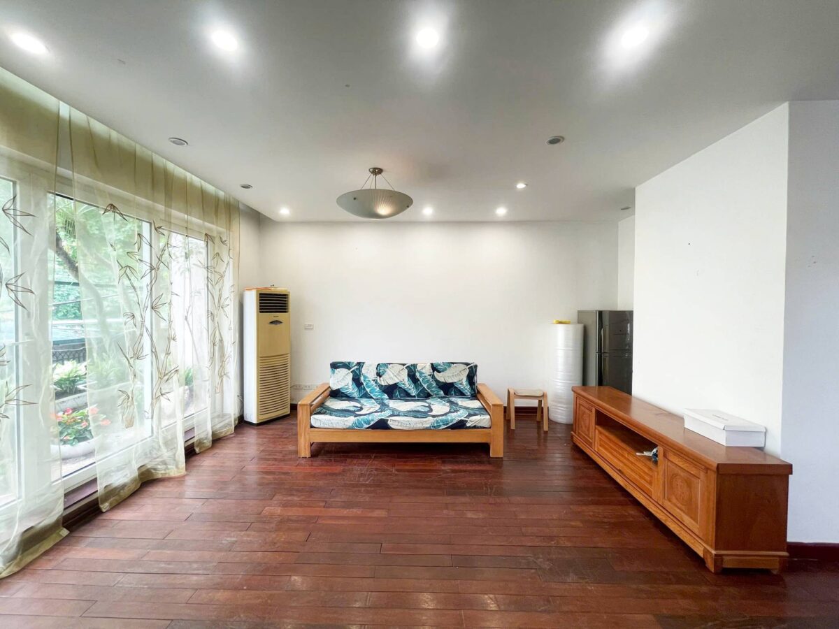 Fully furnished 3BRs house for rent on Dang Thai Mai Street, Tay Ho Westlake (5)