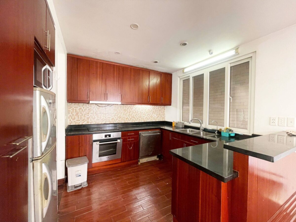 Fully furnished 3BRs house for rent on Dang Thai Mai Street, Tay Ho Westlake (7)