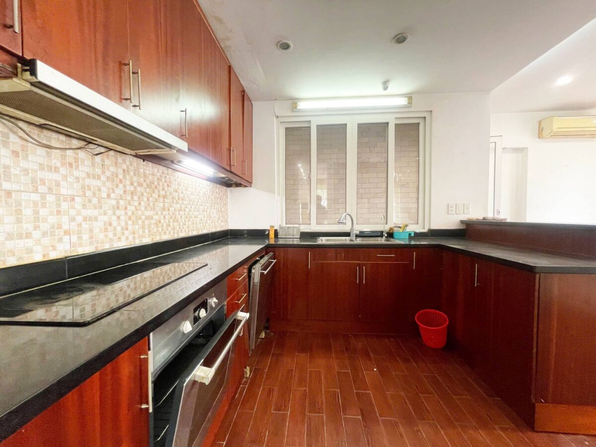 Fully furnished 3BRs house for rent on Dang Thai Mai Street, Tay Ho Westlake (8)