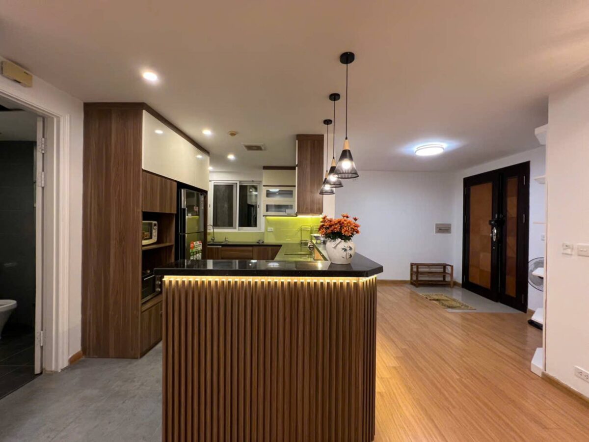 Gorgeous 4-bedroom apartment at E1 Ciputra for rent (10)