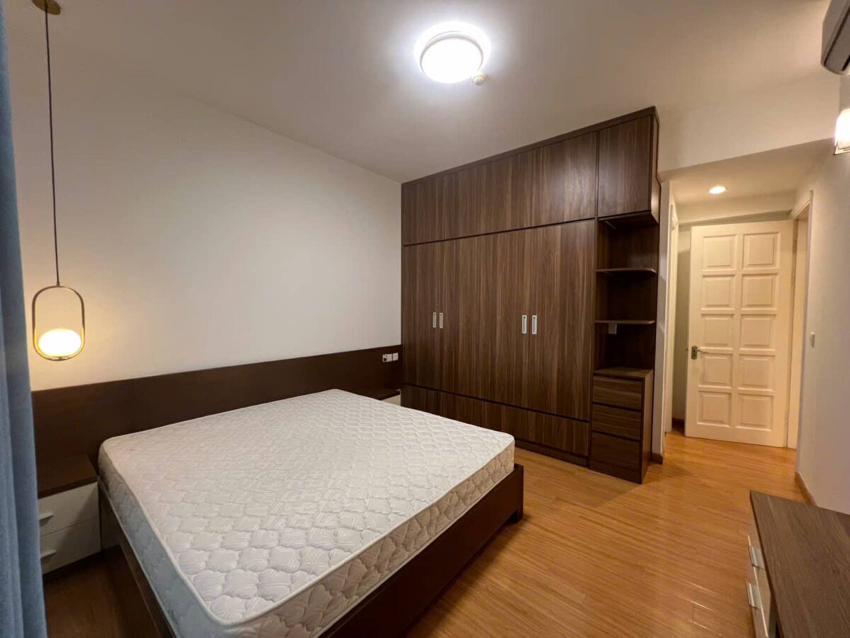 Gorgeous 4-bedroom apartment at E1 Ciputra for rent (16)