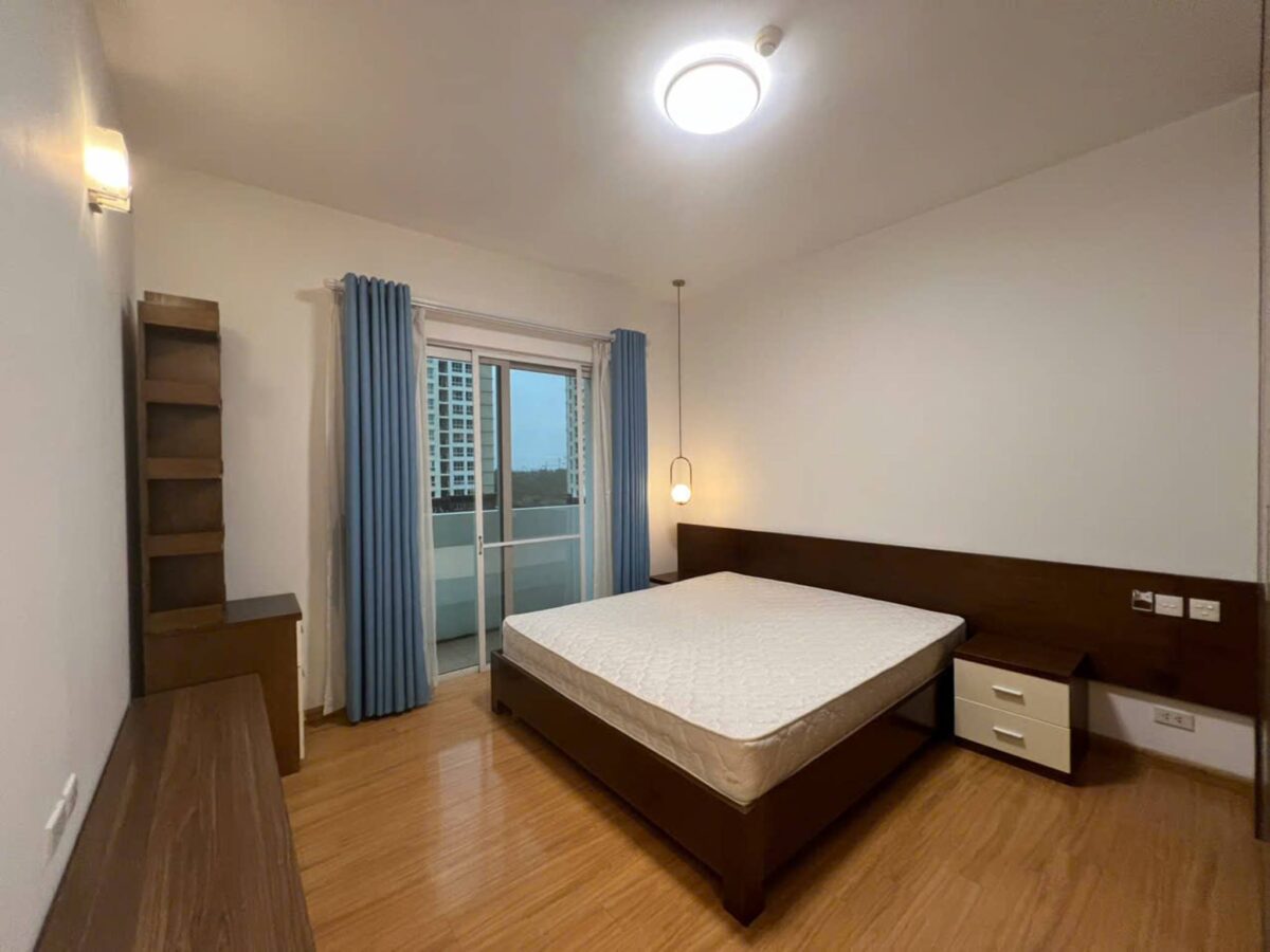 Gorgeous 4-bedroom apartment at E1 Ciputra for rent (18)