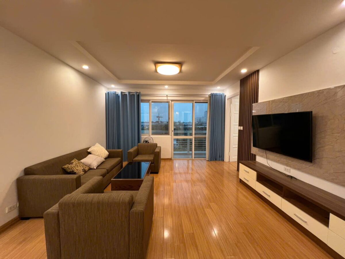 Gorgeous 4-bedroom apartment at E1 Ciputra for rent (3)