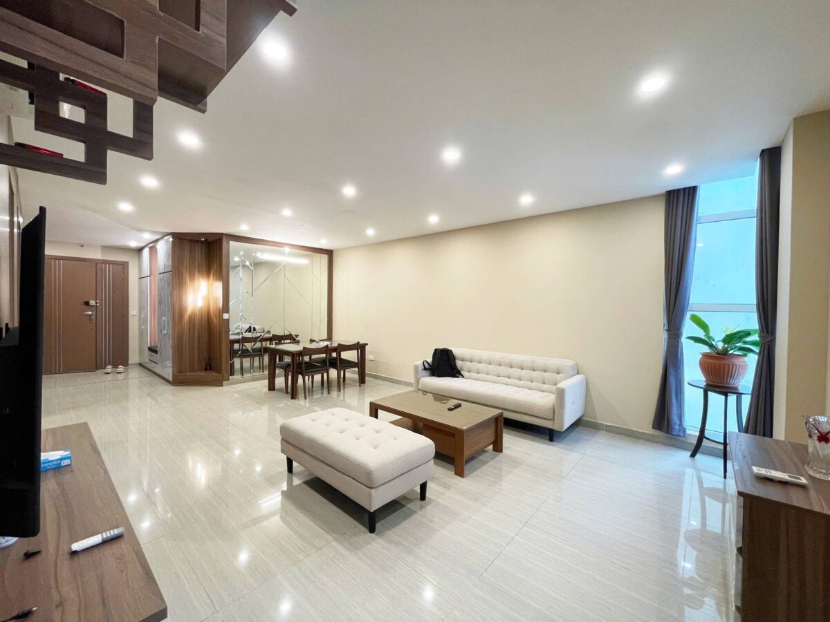High-class 3-bedroom apartment at L4 Ciputra for rent (1)