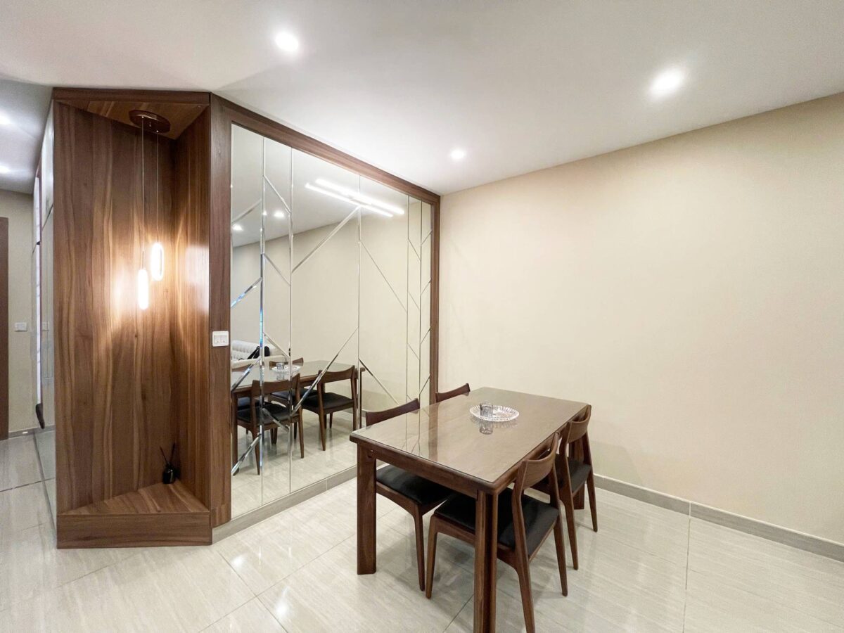 High-class 3-bedroom apartment at L4 Ciputra for rent (6)