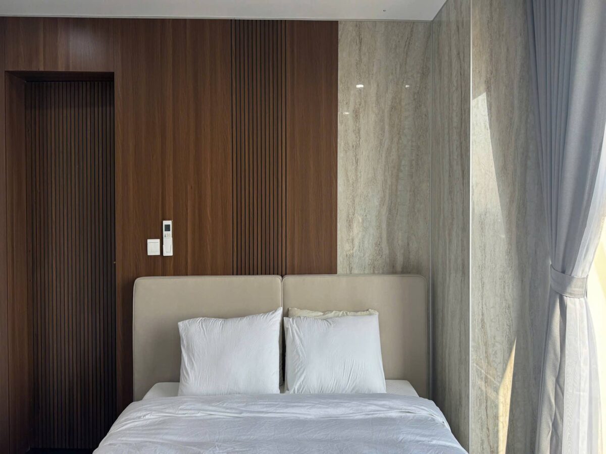 Neo-Classical 2BRs apartment for rent at D' Le Roi Soleil (7)