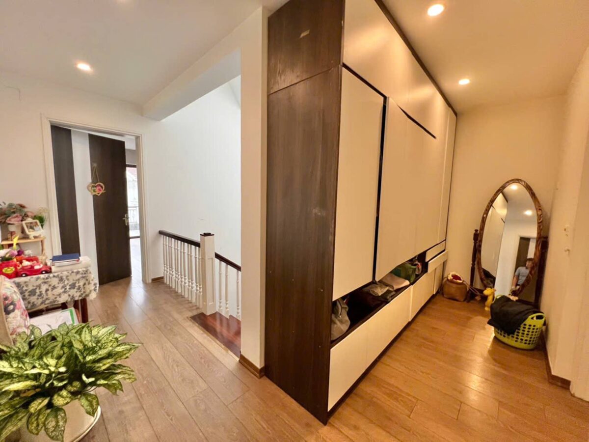 Newish 5-bedroom villa for rent at T8 Ciputra (20)