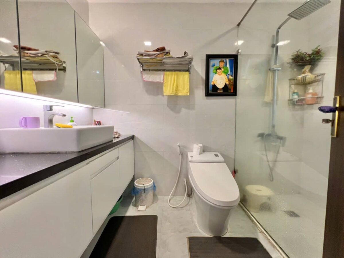 Newish 5-bedroom villa for rent at T8 Ciputra (23)