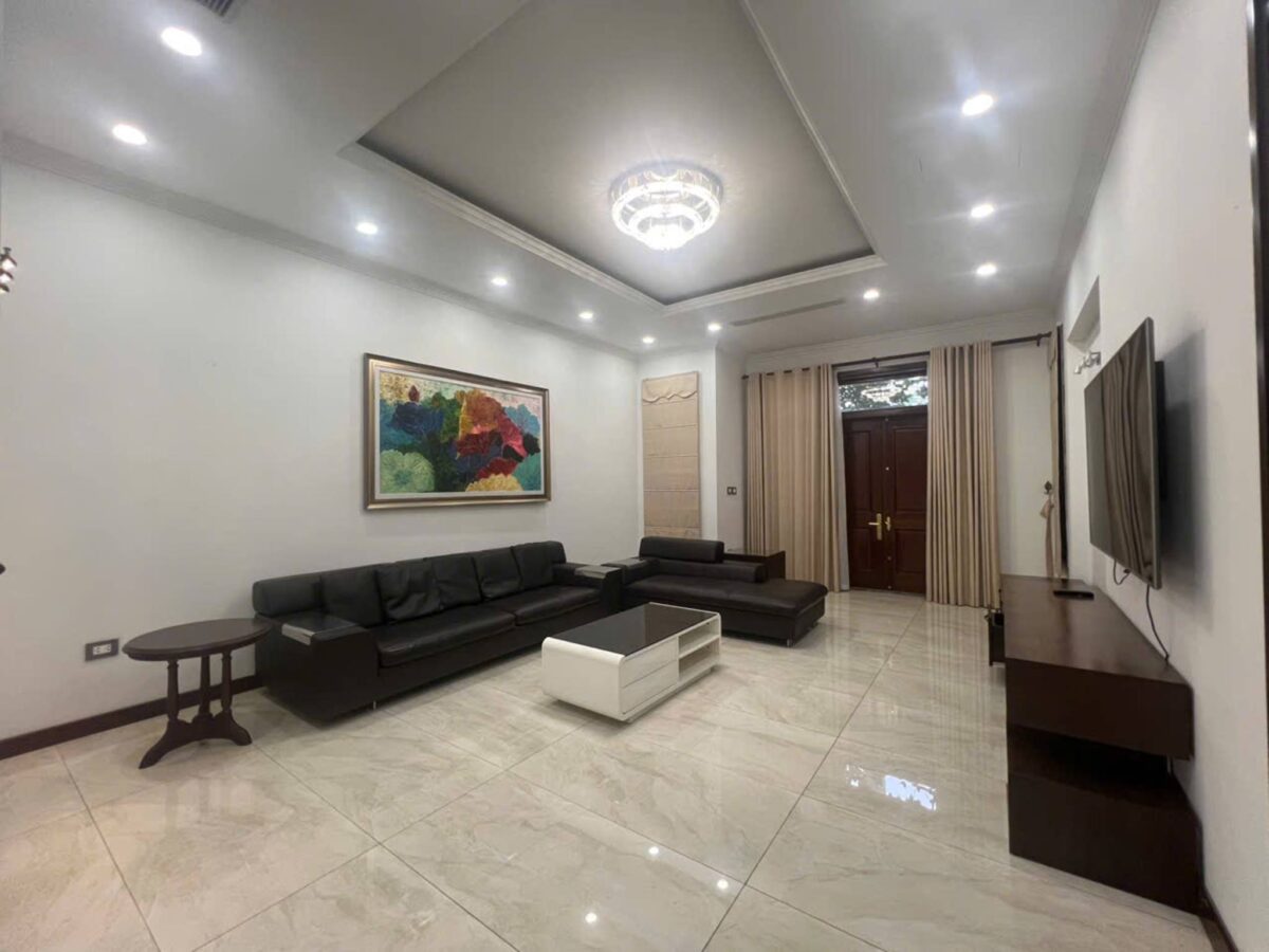 Nice 4-bedroom villa at D4 Ciputra for rent (1)