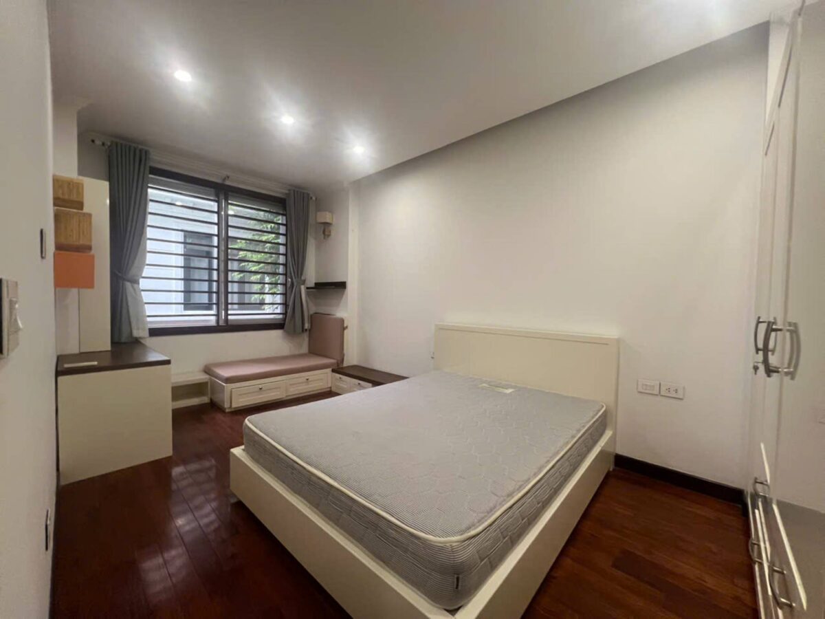 Nice 4-bedroom villa at D4 Ciputra for rent (16)
