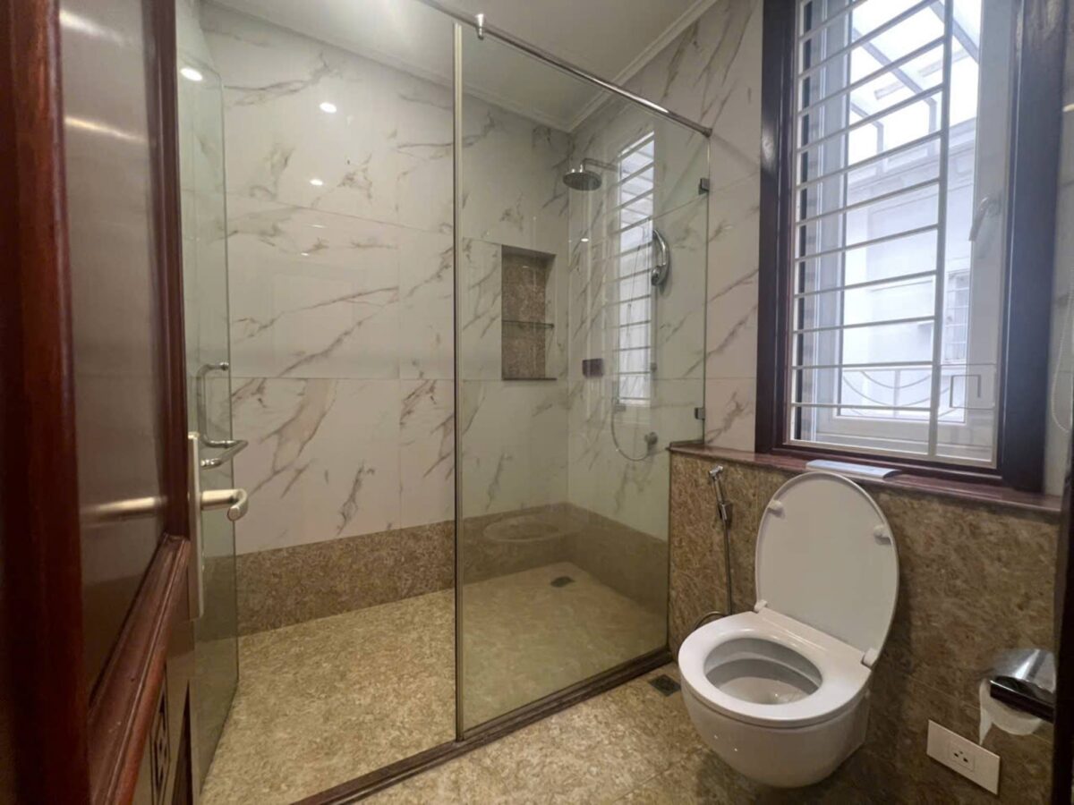 Nice 4-bedroom villa at D4 Ciputra for rent (22)