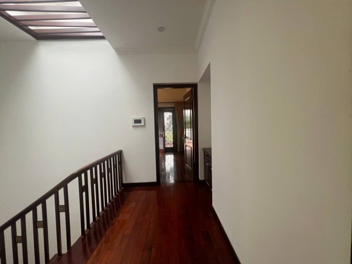 Nice 4-bedroom villa at D4 Ciputra for rent (26)