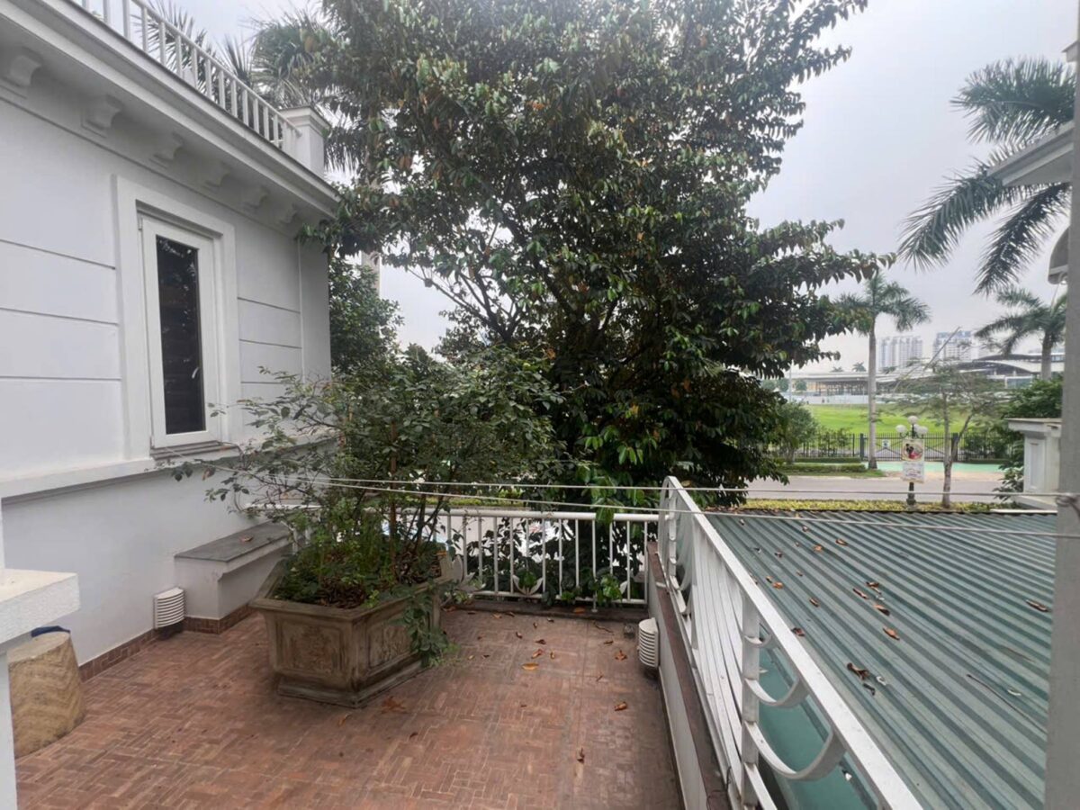 Nice 4-bedroom villa at D4 Ciputra for rent (29)